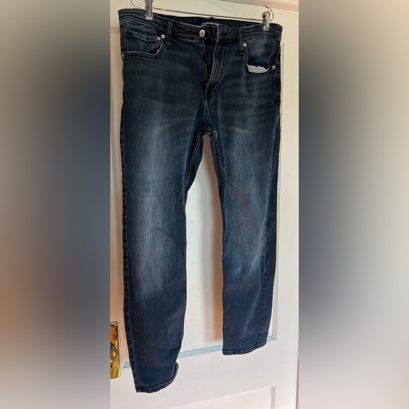 Calvin Klein Men's Straight Fit Jeans - Picture 7 of 7